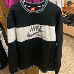 nike sportswear sweatshirt